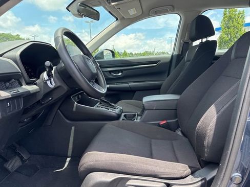 Used 2023 Honda CR-V LX image 11