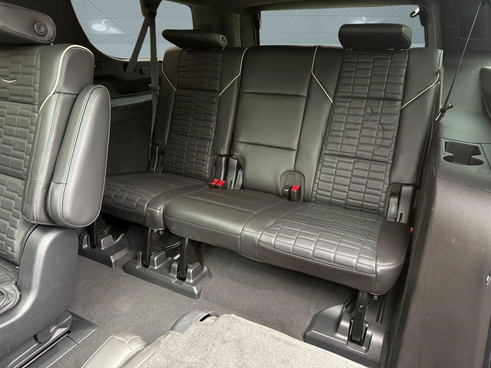 Used 2021 Cadillac Escalade ESV Sport Platinum w/ Heavy-Duty Trailer Package AWD/4WD image 30