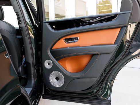 New 2026 Bentley Bentayga AWD/4WD image 38
