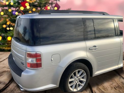 Used 2019 Ford Flex SE image 6