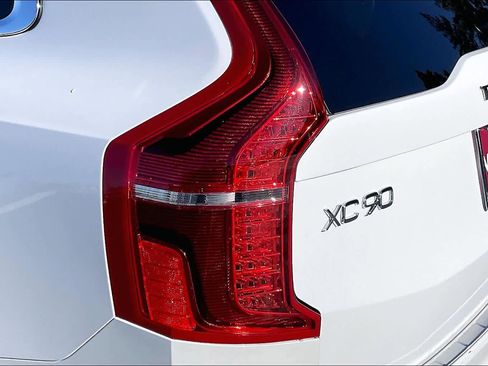 Used 2025 Volvo XC90 T8 Ultra image 33