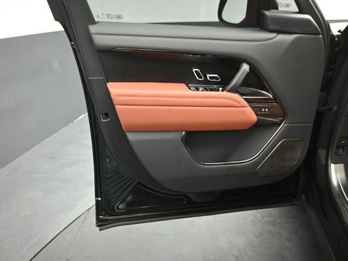 Used 2025 Land Rover Range Rover SV AWD/4WD image 20