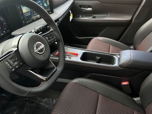 Used 2026 Nissan Kicks SR w/ Illumination Package FWD image 12