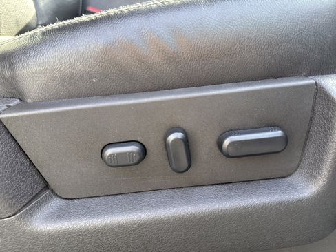 Used 2012 Ford F150 Lariat w/ Lariat Chrome Pkg image 29