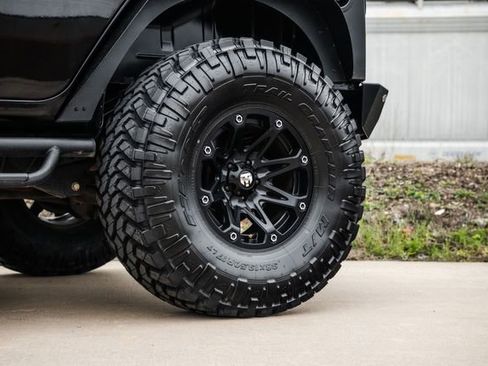 Used 2016 Jeep Wrangler Unlimited Sahara w/ Connectivity Group AWD/4WD image 40