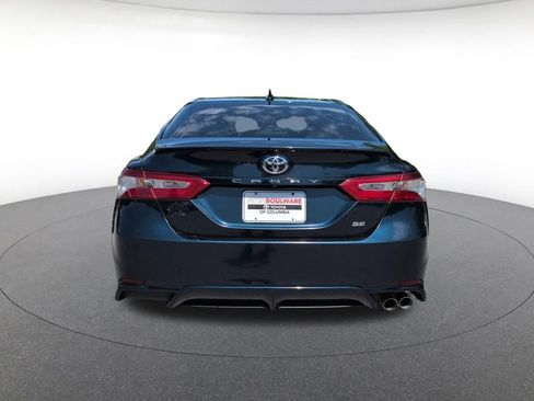 Used 2019 Toyota Camry SE FWD image 4