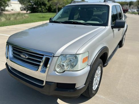 Used 2007 Ford Explorer Sport Trac XLT RWD image 2