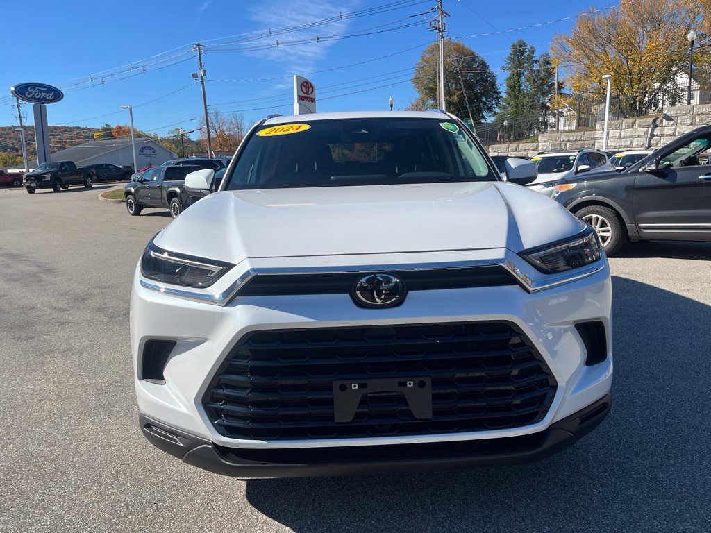 Used 2024 Toyota Grand Highlander AWD Hybrid image 2