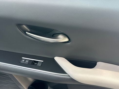 Certified 2025 Lexus UX 300h FWD image 22