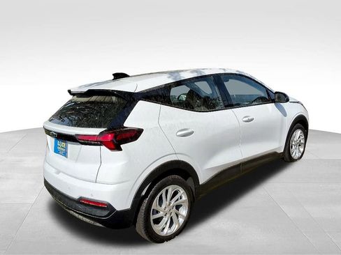 New 2027 Chevrolet Bolt LT w/ Comfort Package FWD image 22