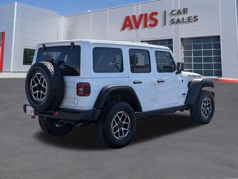 Used 2025 Jeep Wrangler Rubicon w/ Convenience Group image 6