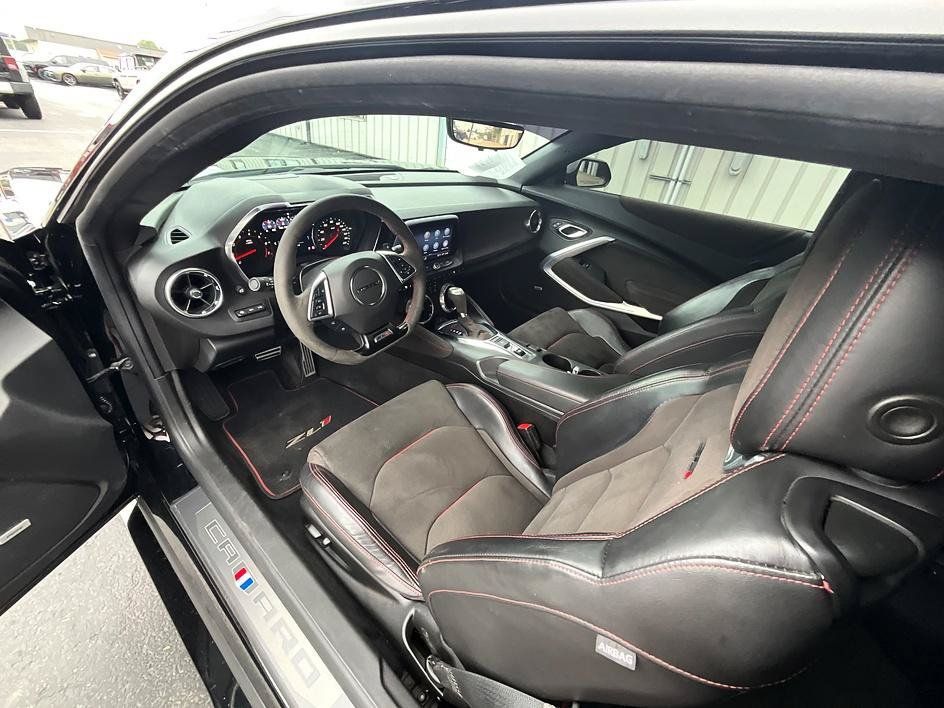 Used 2021 Chevrolet Camaro ZL1 RWD image 32