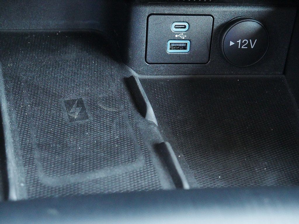 Used 2023 Ford Escape Platinum w/ Premium Technology Package AWD/4WD image 44