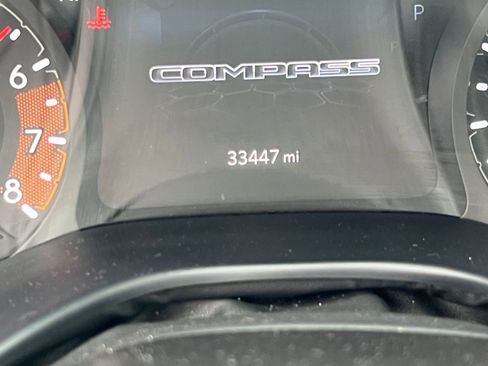 Used 2025 Jeep Compass Limited image 37