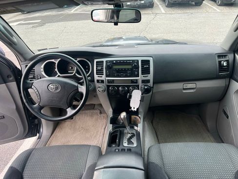 Used 2005 Toyota 4Runner Limited image 9