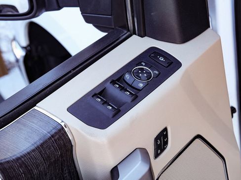 Used 2020 Ford F350 Lariat w/ Lariat Ultimate Package image 47