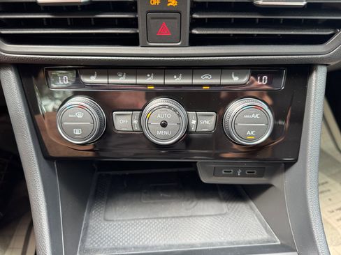 Used 2023 Volkswagen Jetta GLI Autobahn image 16