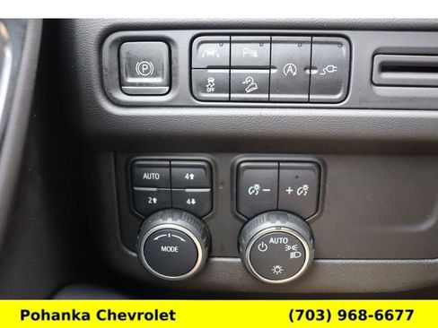 Used 2022 Chevrolet Suburban Premier image 13