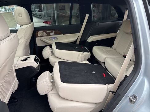 Certified 2025 Mercedes-Benz GLS 450 4MATIC image 20