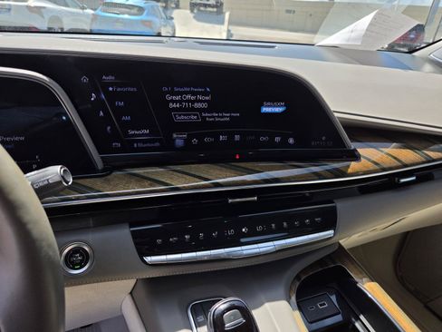 Used 2022 Cadillac Escalade Premium Luxury Platinum RWD image 20