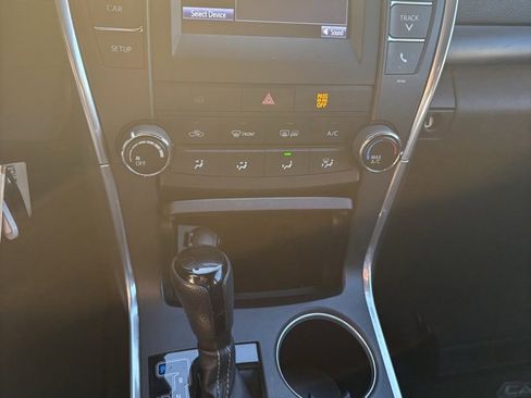 Used 2015 Toyota Camry LE image 13