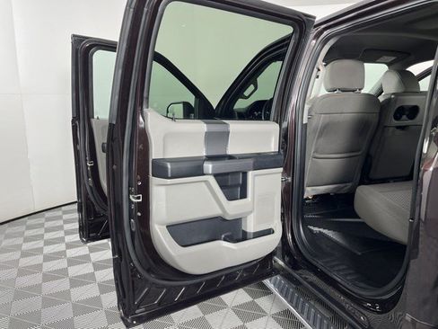 Used 2018 Ford F150 XLT w/ Equipment Group 302A Luxury AWD/4WD image 38