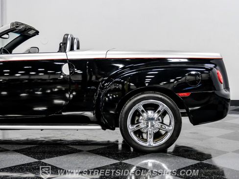 Used 2005 Chevrolet SSR w/ Preferred Equipment Group image 23