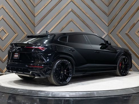 Used 2021 Lamborghini Urus AWD/4WD image 2