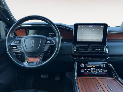 Used 2018 Lincoln Navigator L Reserve w/ Cargo Package image 2