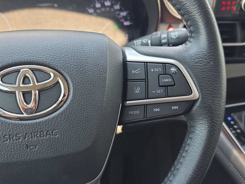 Used 2021 Toyota Sienna XLE FWD image 15