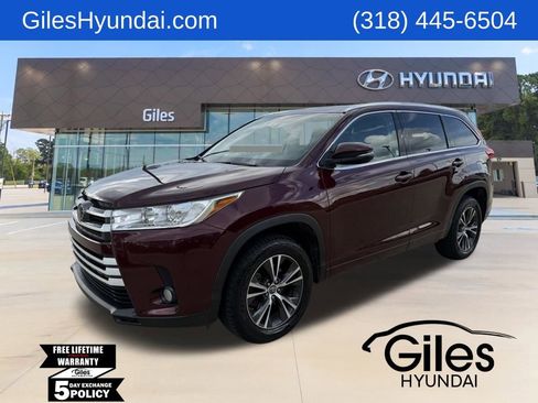 Used 2018 Toyota Highlander XLE FWD image 1