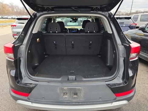 Used 2025 Chevrolet TrailBlazer LT w/ Driver Confidence Package image 9