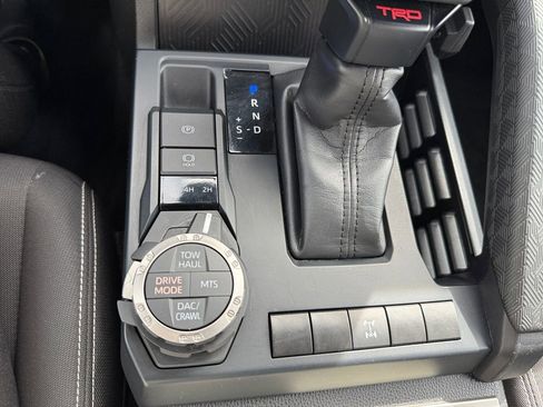 Used 2024 Toyota Tacoma TRD Off-Road image 30