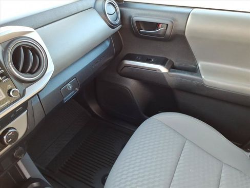 Used 2023 Toyota Tacoma SR5 AWD/4WD image 36