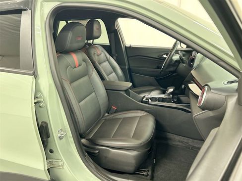 Used 2024 Chevrolet Trax RS w/ Driver Confidence Package image 22