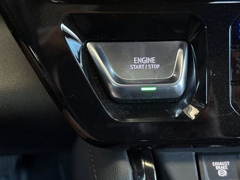 Used 2025 GMC Sierra 2500 AT4 w/ AT4 Premium Plus Package AWD/4WD image 33