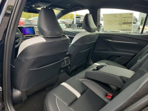 New 2026 Toyota Camry Hybrid AWD/4WD image 9