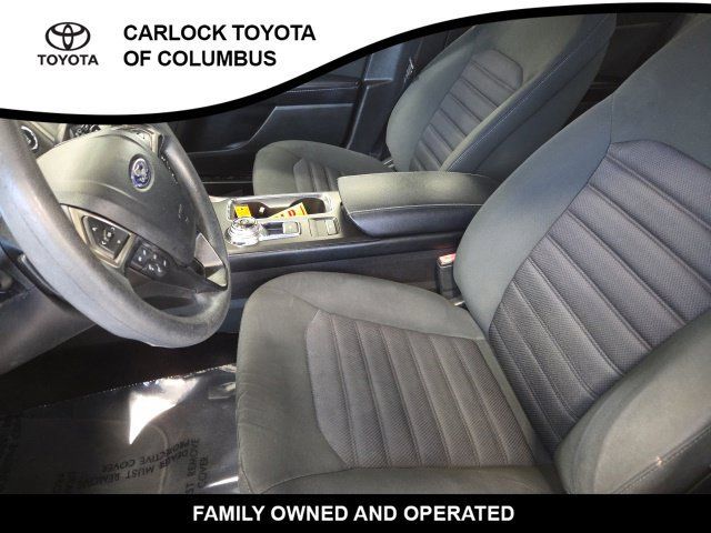 Used 2017 Ford Fusion SE w/ Fusion SE Technology Package FWD image 13