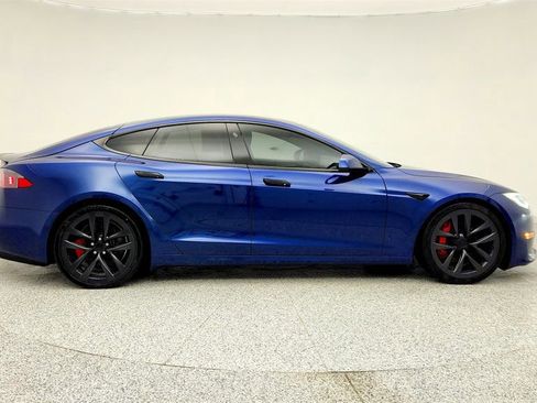 Used 2021 Tesla Model S Plaid image 4
