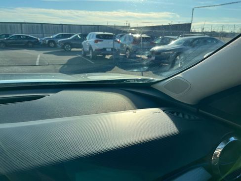 Used 2025 Chevrolet Trax LT image 34