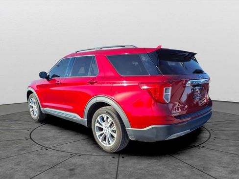 Used 2020 Ford Explorer XLT w/ Equipment Group 202A image 5