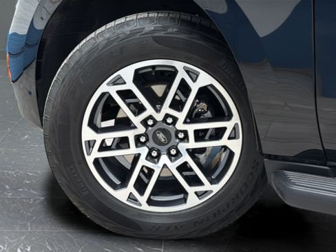 Used 2025 Ford Expedition Active AWD/4WD image 39