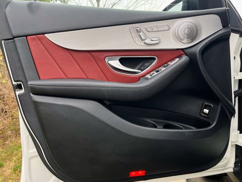 Used 2021 Mercedes-Benz GLC 300 4MATIC image 59