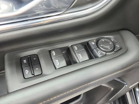 Used 2023 GMC Yukon XL AT4 AWD/4WD image 41