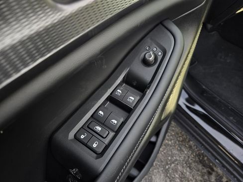 New 2025 Jeep Grand Cherokee Altitude image 12