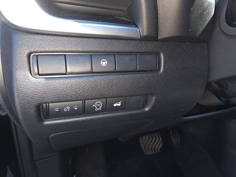 Used 2025 Nissan Rogue SV AWD/4WD image 20