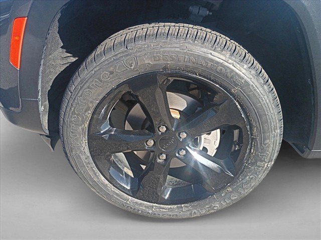 Used 2023 Jeep Grand Cherokee Altitude AWD/4WD image 22