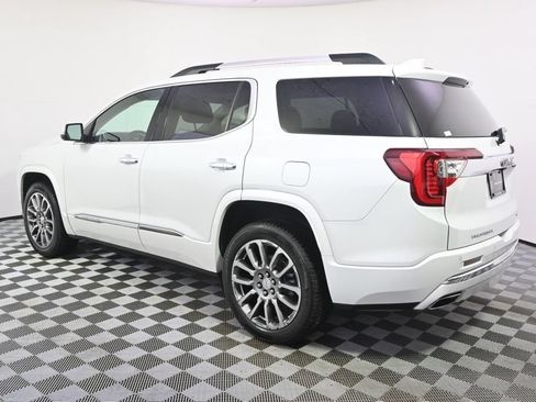 Used 2023 GMC Acadia Denali w/ Denali Ultimate Package AWD/4WD image 3