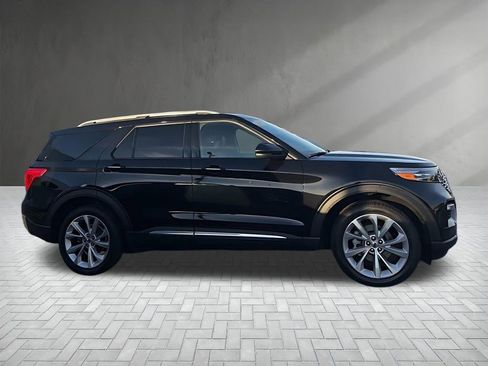Certified 2023 Ford Explorer Platinum w/ Technology Package image 8
