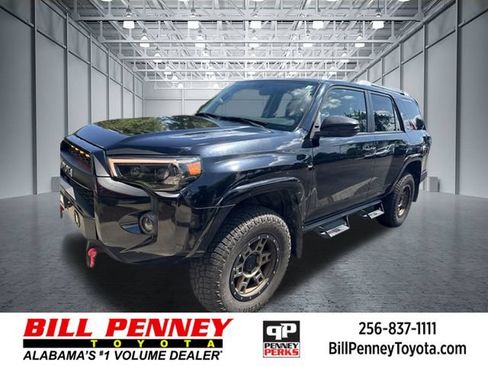 Used 2011 Toyota 4Runner SR5 w/ Premium Pkg w/Leather RWD image 1